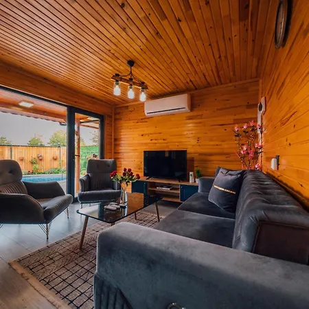 Naila Private Holiday home *